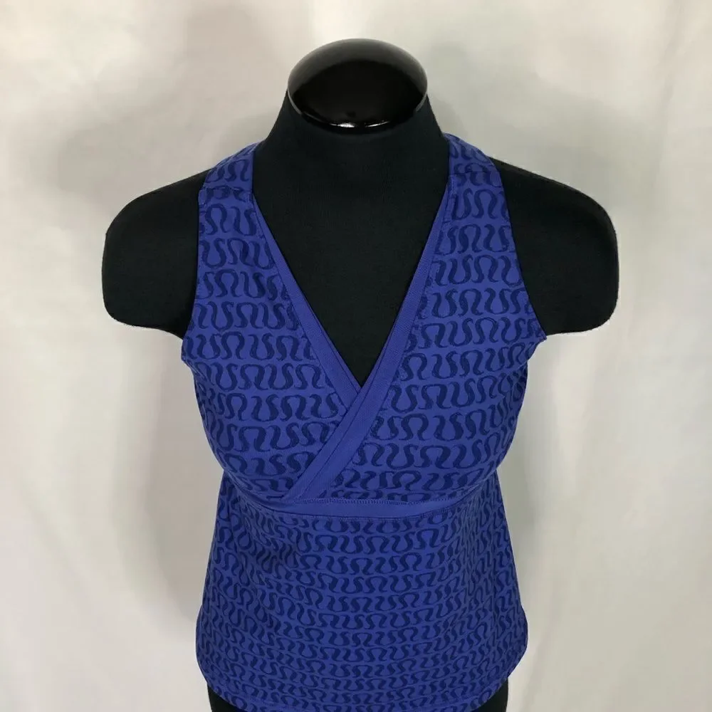 ‎LuluLemon Whisper Logo Tank - Women’s 6